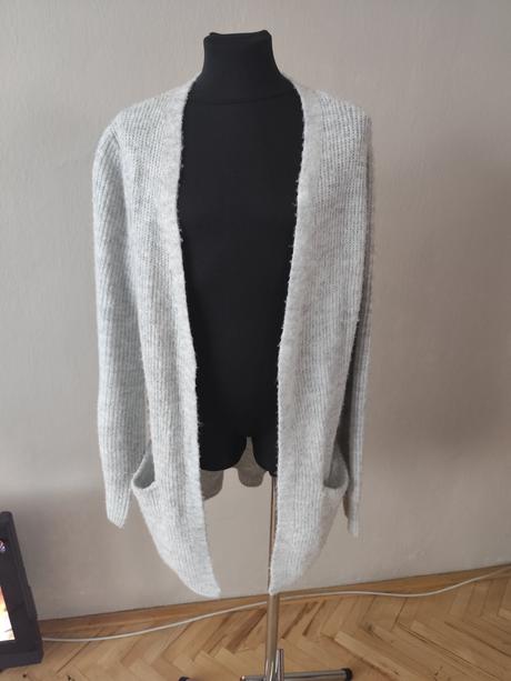 Šedý jemnučký kardigan, takko,146
