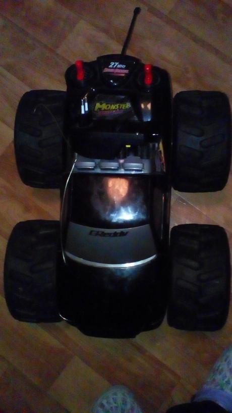 Auto na ovladanie s dobijaciou batériou, 