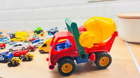 Nákladiak a domiesavac, 