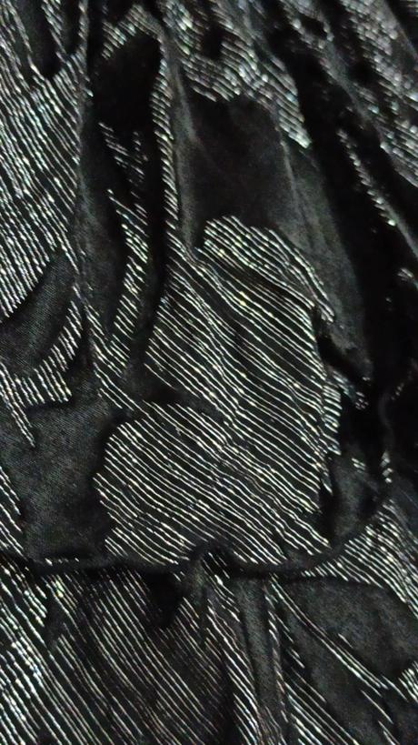 Spoločenské šaty, lesklé čierno strieborné ,veľk.m, zara,m