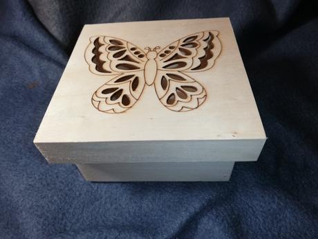 Krabička s motýľom, 