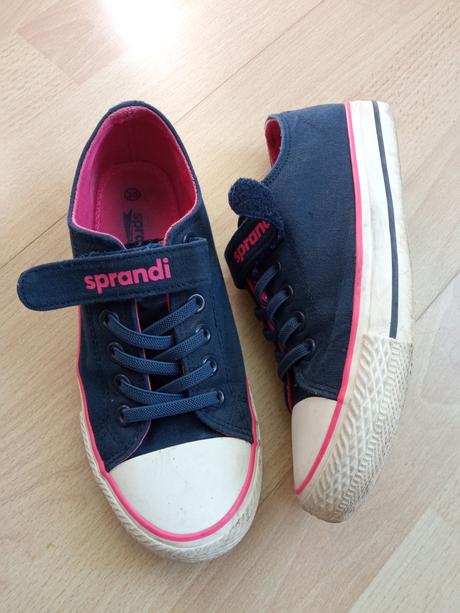 Tenistky, sprandi,33