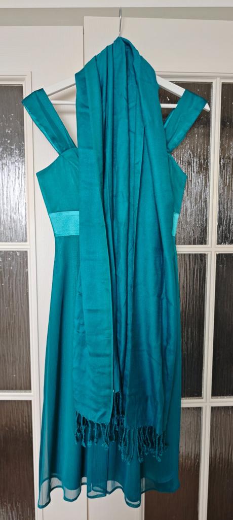 Spoločenské - koktejlové/párty šaty, 36