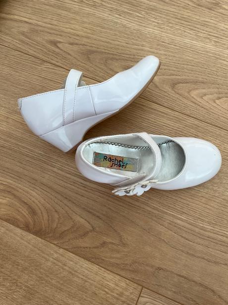 Dievčenské biele lakové topánky, 17