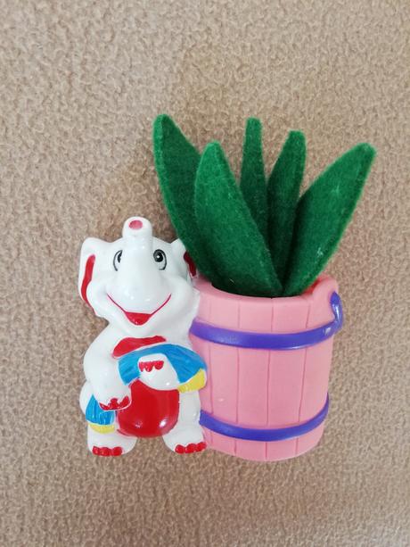 Stojan na perá a iné, 