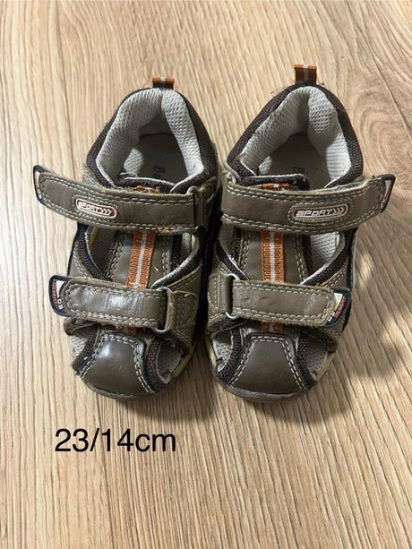 Kožené sandále, 23