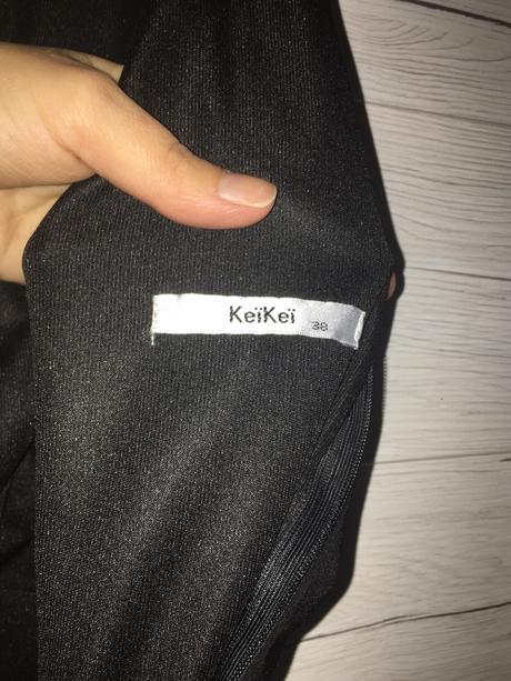 Čierne plesové šaty, m