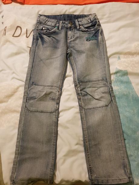 Riflové nohavice, 134