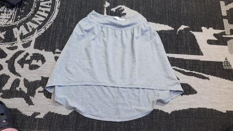 Dievčenská sukňa, 146