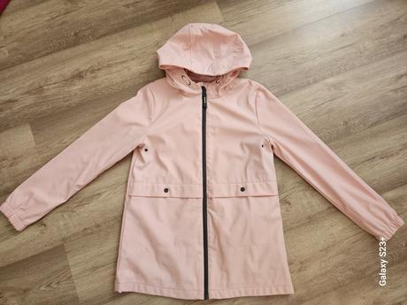 Softshelová a pogumovaná bunda, 152