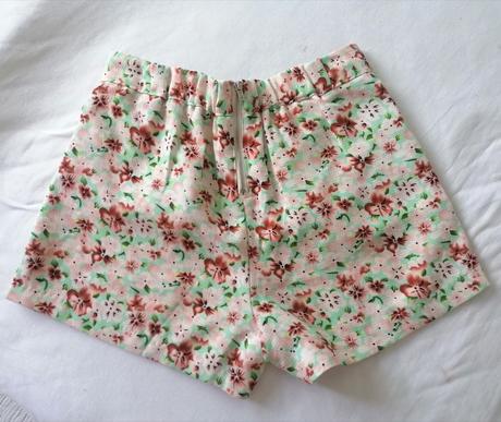 Kvietkovane kraťasy, amisu,36