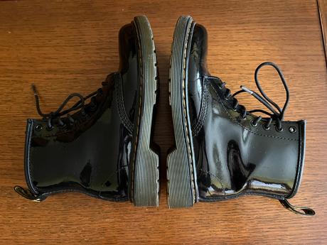 Dr. martens členkové šnurovacie čižmičky, 32