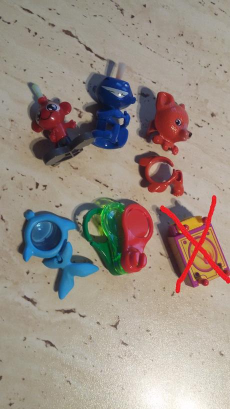 Hračky z kinderiek a iné,