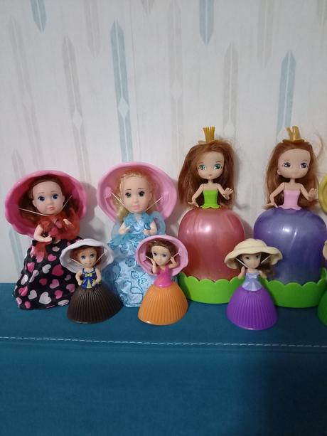 Bábiky cupcake surprise, 