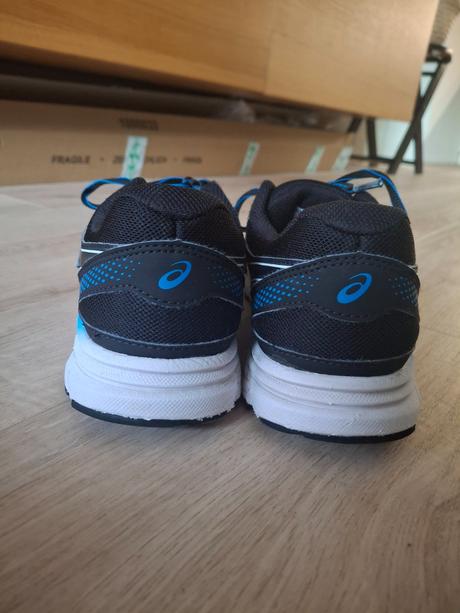 Asics botasky veľmi dobrý stav- veľ. 41,5, asics,41