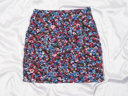 Kvalitná letná sukňa stradivarius, stradivarius,s