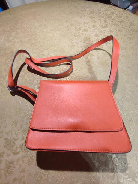 Kabelka oranžová, reserved