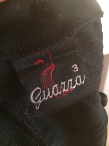 Šaty s čipkou a šnurovačkou, 38