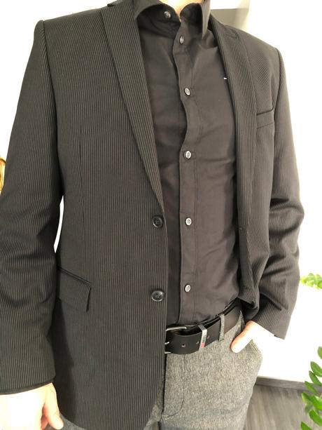 Pánsky oblek pruhovaný čierny, c&a,46