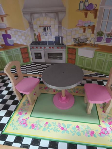 Domček pre bábiky, 