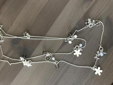 Kvietkovany náhrdelník,