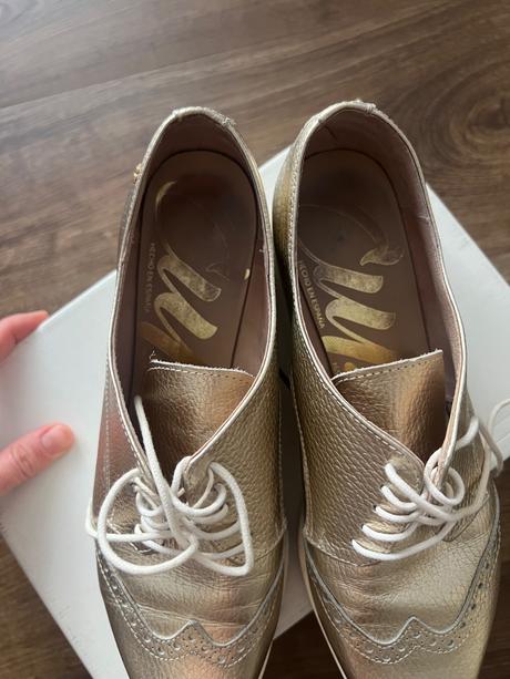 Zlaté kožené topánky zn. cuplé, 40