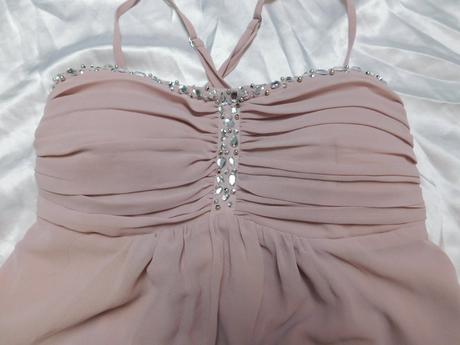 Vila velmi pekne šaty, 36