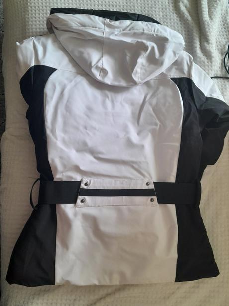 Biela vetrovka, xl