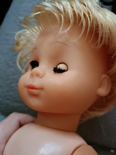 Retro bábika,