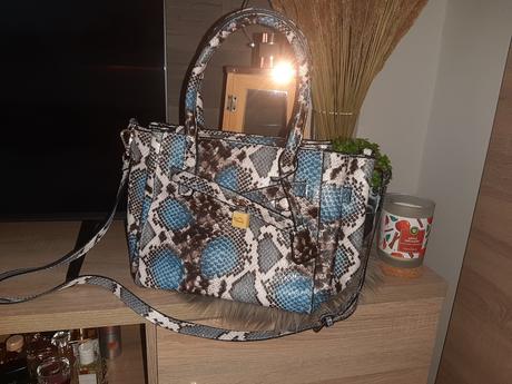 Kabelka carpisa, carpisa