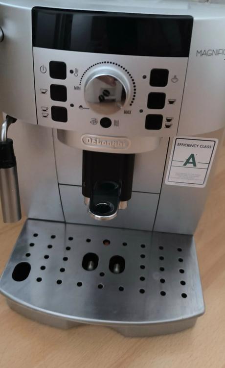 Automatický kávovar delonghi magnifica s, 