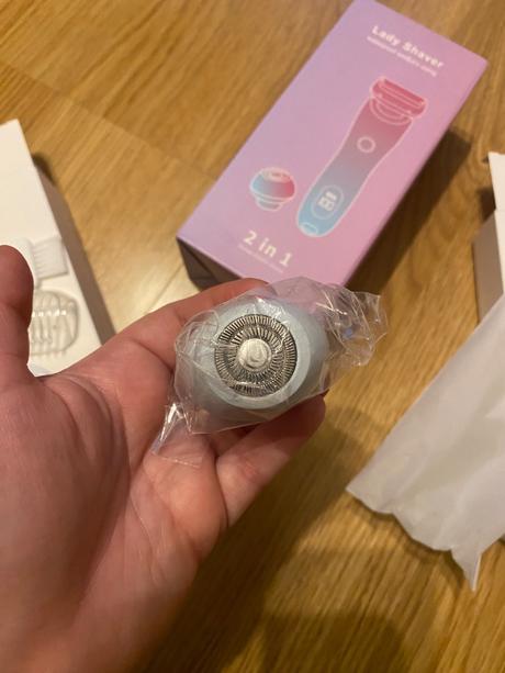 Nový dámsky holiaci strojček, 