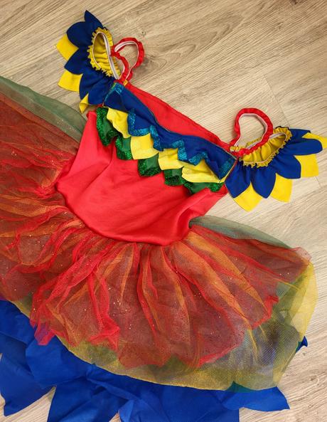 Karnevalové šaty pretty parrot fairy na 7-8r,