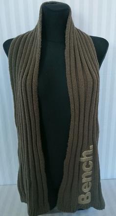 Hnedý šál bench, bench