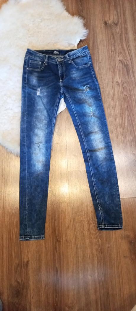 Džegínsy, new yorker,xs