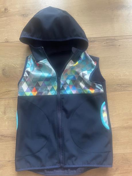 Softshellova vesta 134/140, 134
