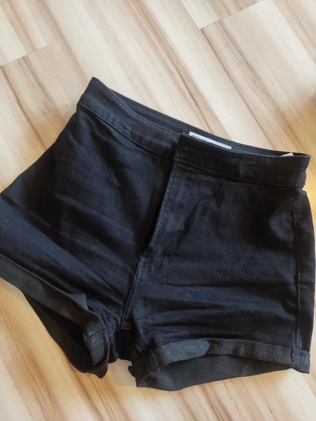 Kratase riflove tenke, bershka,36