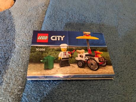Lego city 30356 predavač hot dogov,