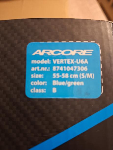 Lyžiarska prilba, s