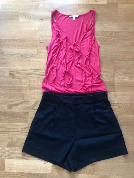 Zaujímavý top s volánikmi, xs