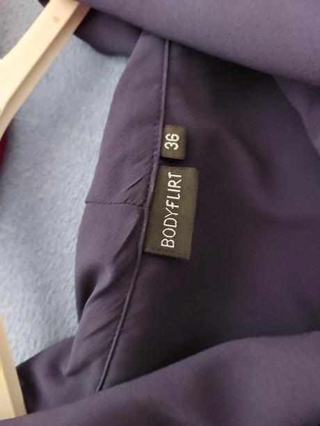 Sviatocná bluzka, 36