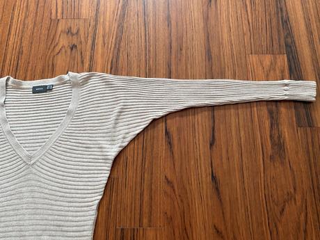 Béžový pulover s v výstrihom, mexx,xs