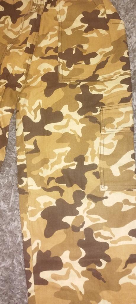 Maskáčové nohavice, 152