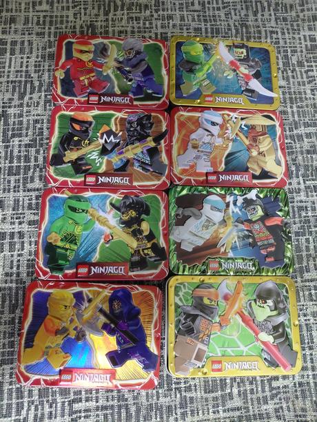 Lego časopisy a krabičky, 