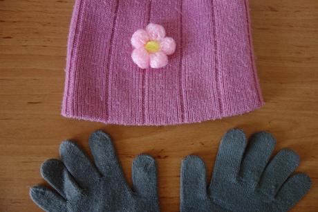 Čiapka s kvietkom, 104