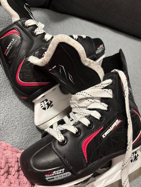 Korcule na ľad, crowned,23