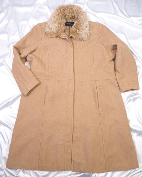 Kvalitný dámske kabát centigrade, 52