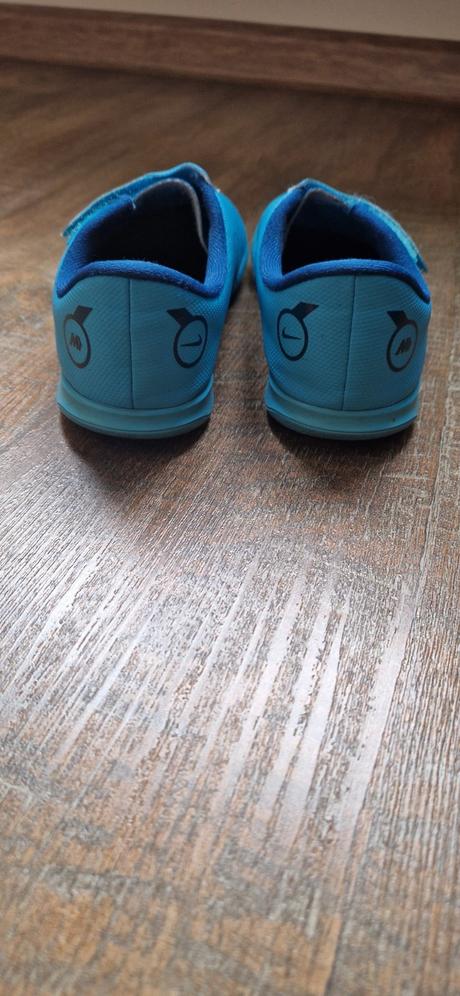 Halové tenisky, nike,31