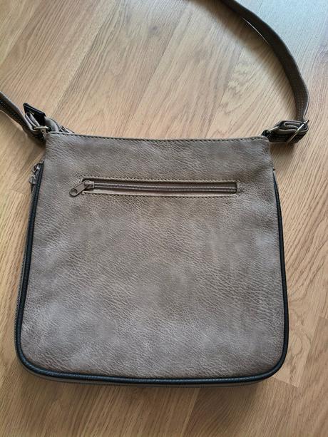 Taška cez plece,