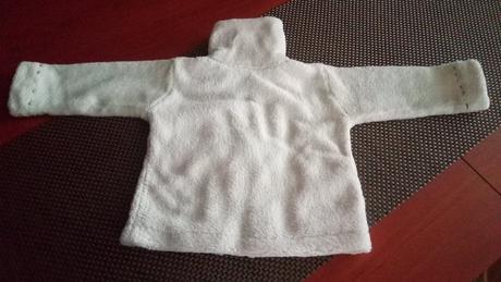 Biely huňatý svetrík ( mikinka ), 80